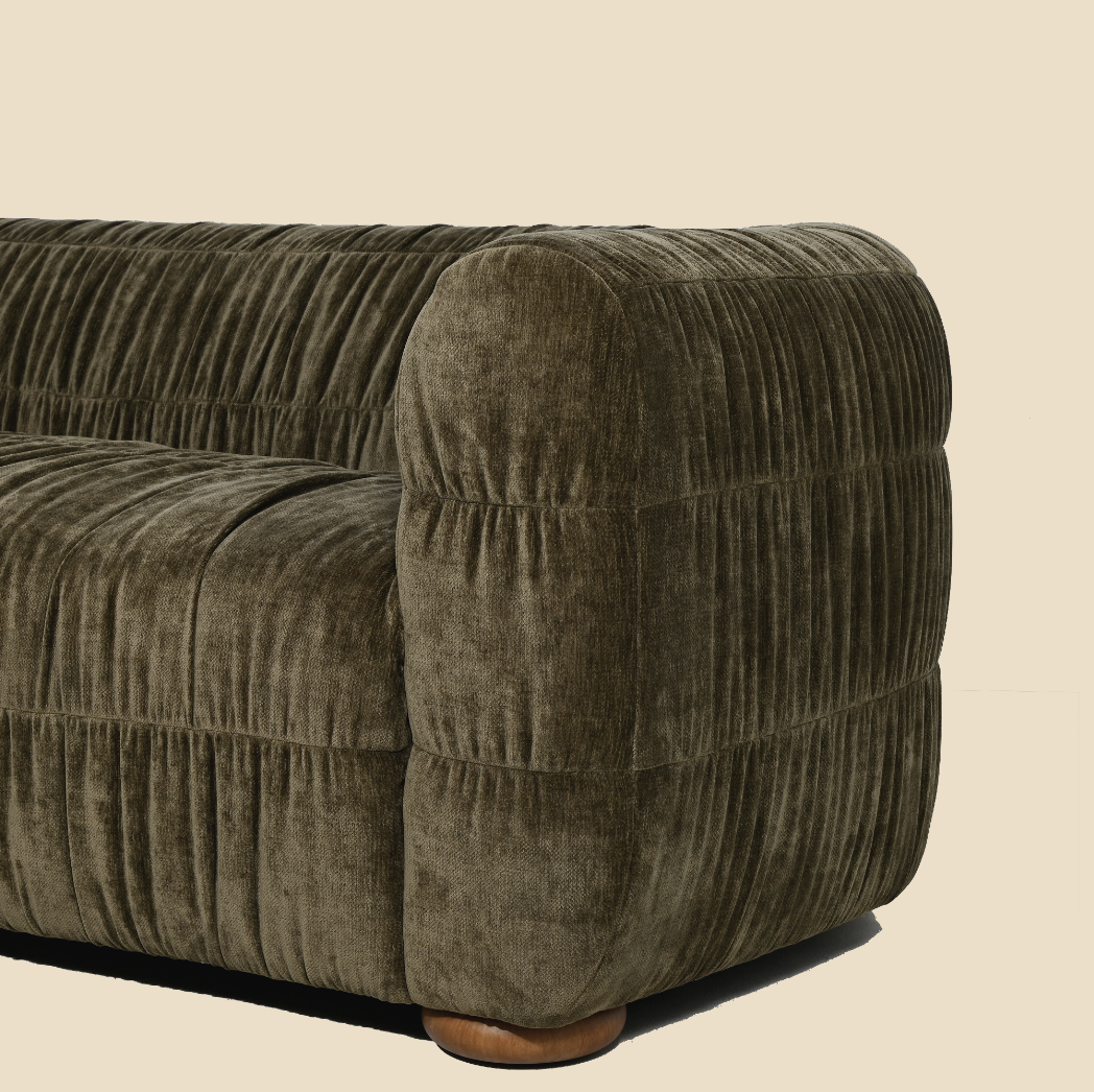 Ravvy Sofa