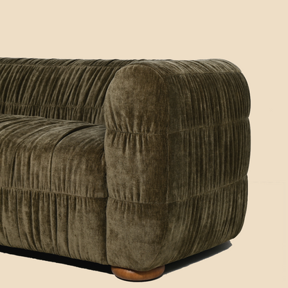 Ravvy Sofa